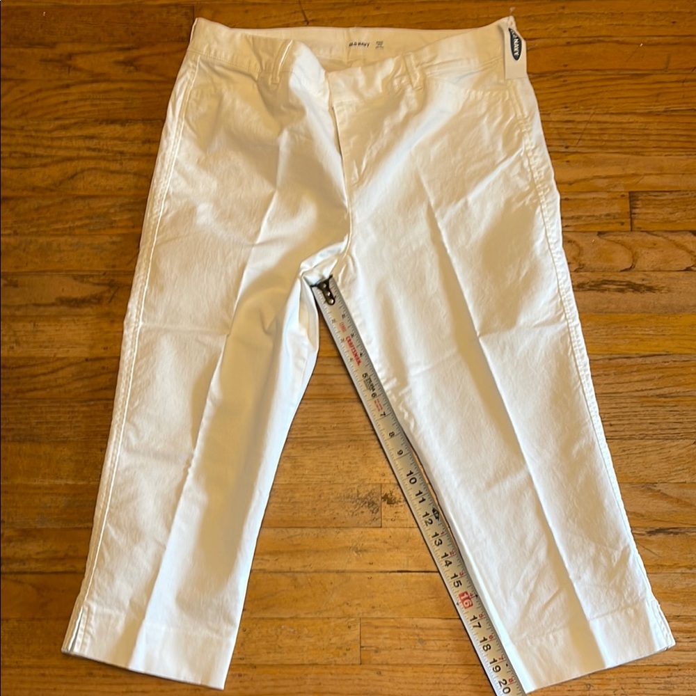 White Cropped Pants